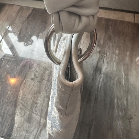 Coach silver hand bag - Picture 3 of 12